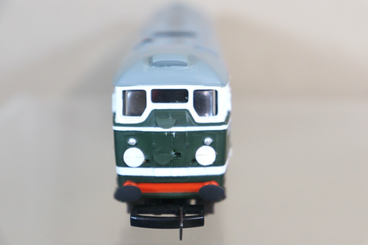 AIRFIX 54101 RE NUMBERED BR GREEN A1A-A1A CLASS 31 DIESEL LOCOMOTIVE D5516 og
