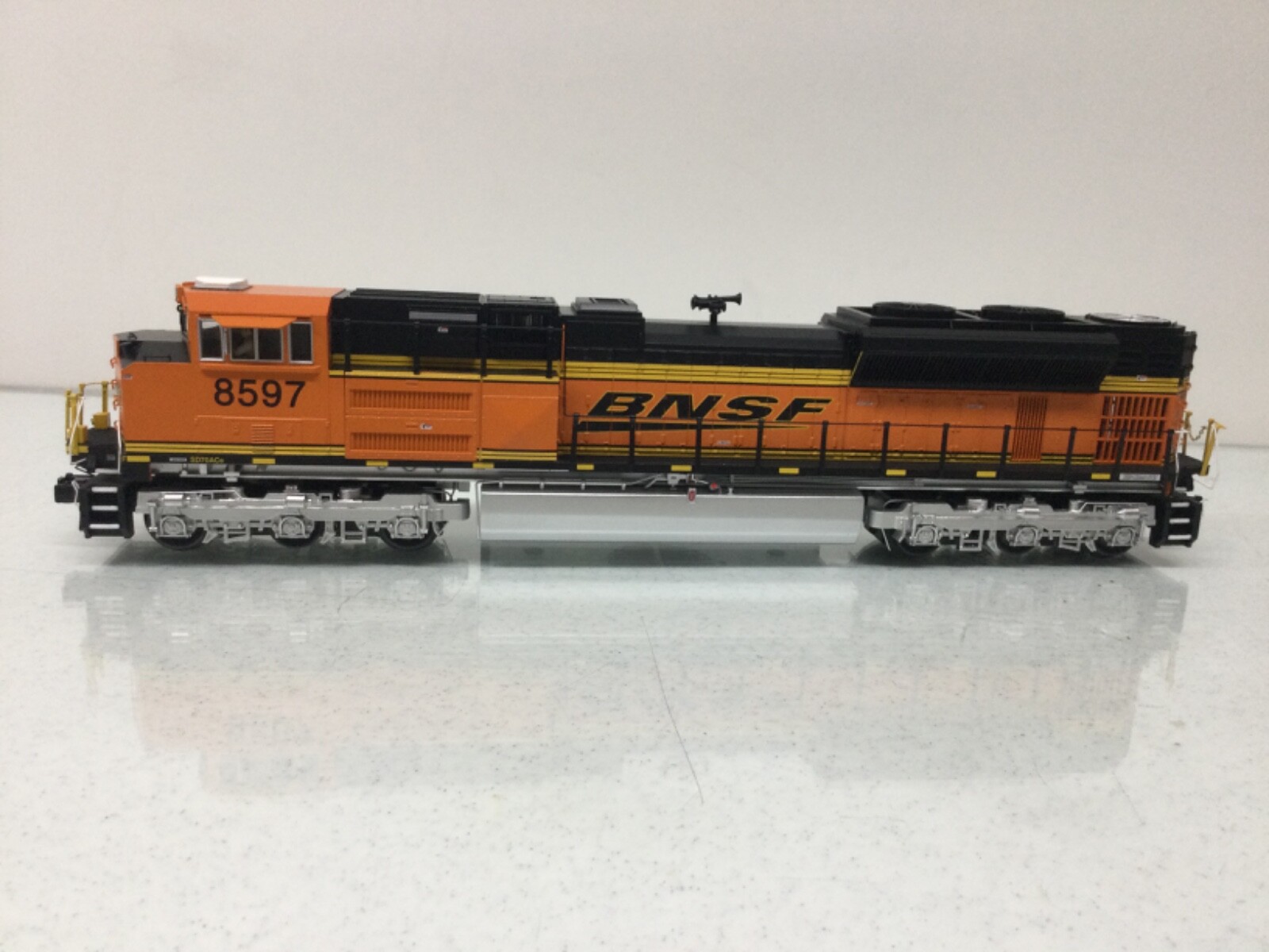 Atlas #30138151 BNSF SD 70ACe Diesel #8597 w/PS 3.0 3 Rail New