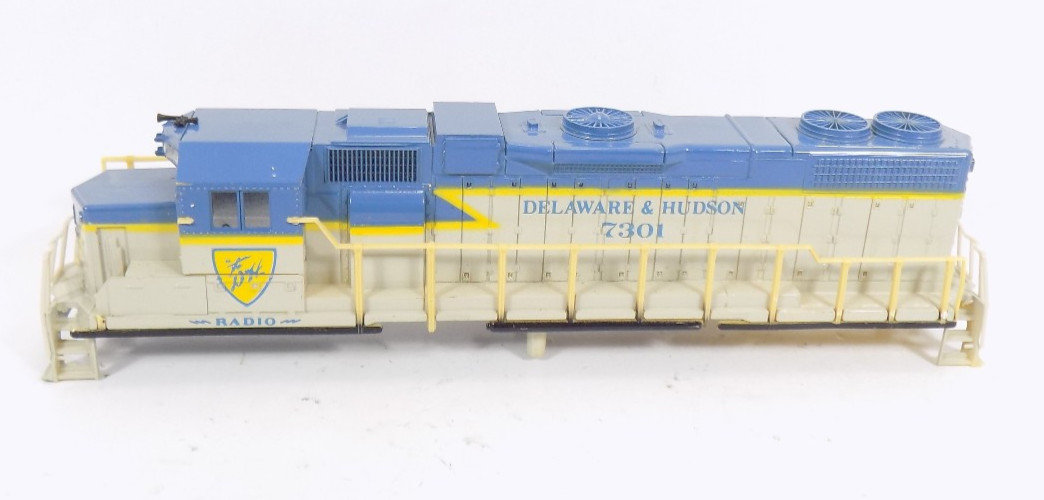 HO / UNBRANDED / Diesel Locomotive / DELAWARE & HUDSON #7301 / SHELL / PARTS