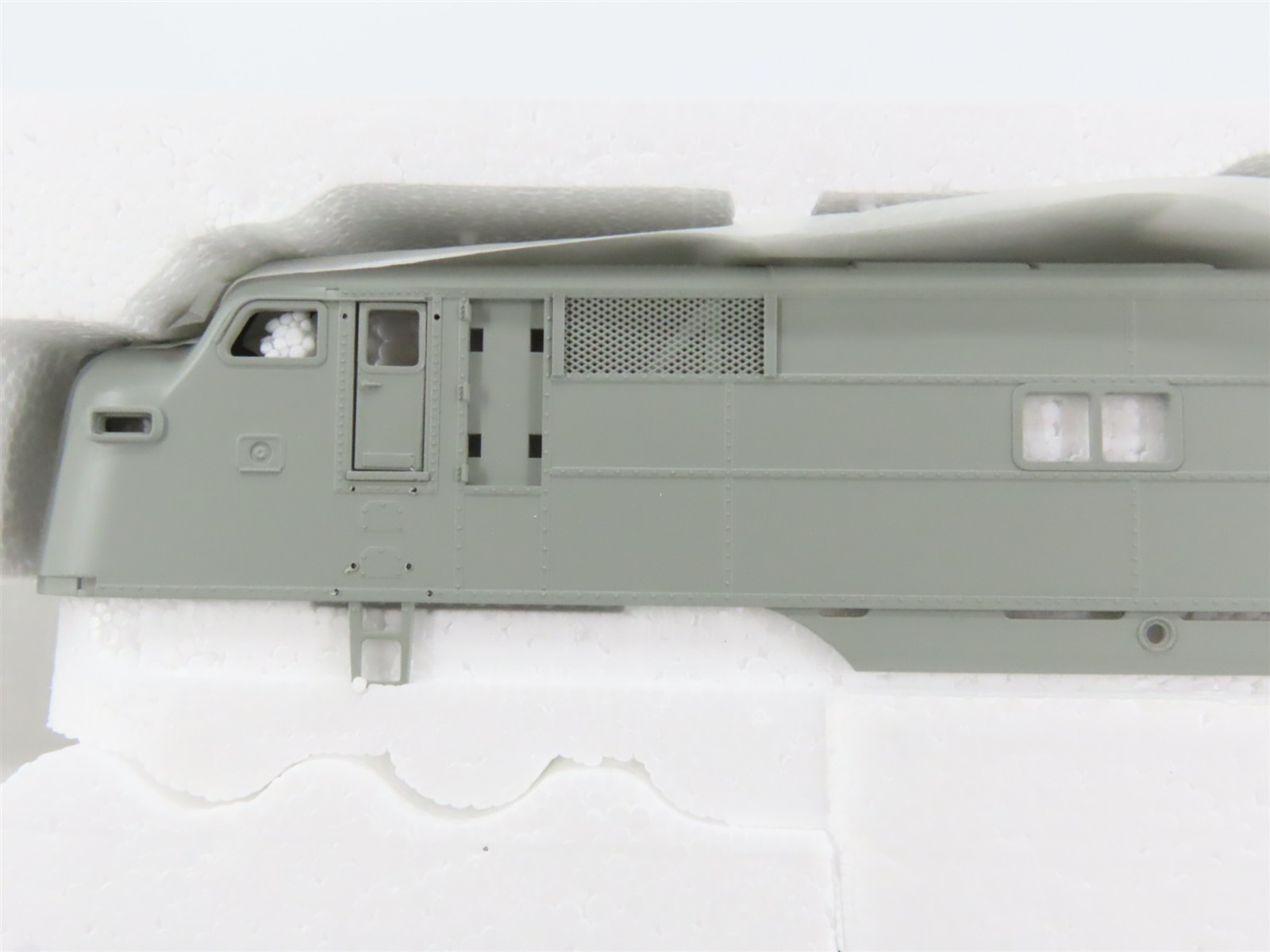 HO Scale Proto 2000 21072 Undecorated EMD E7A Diesel Locomotive – DCC Ready