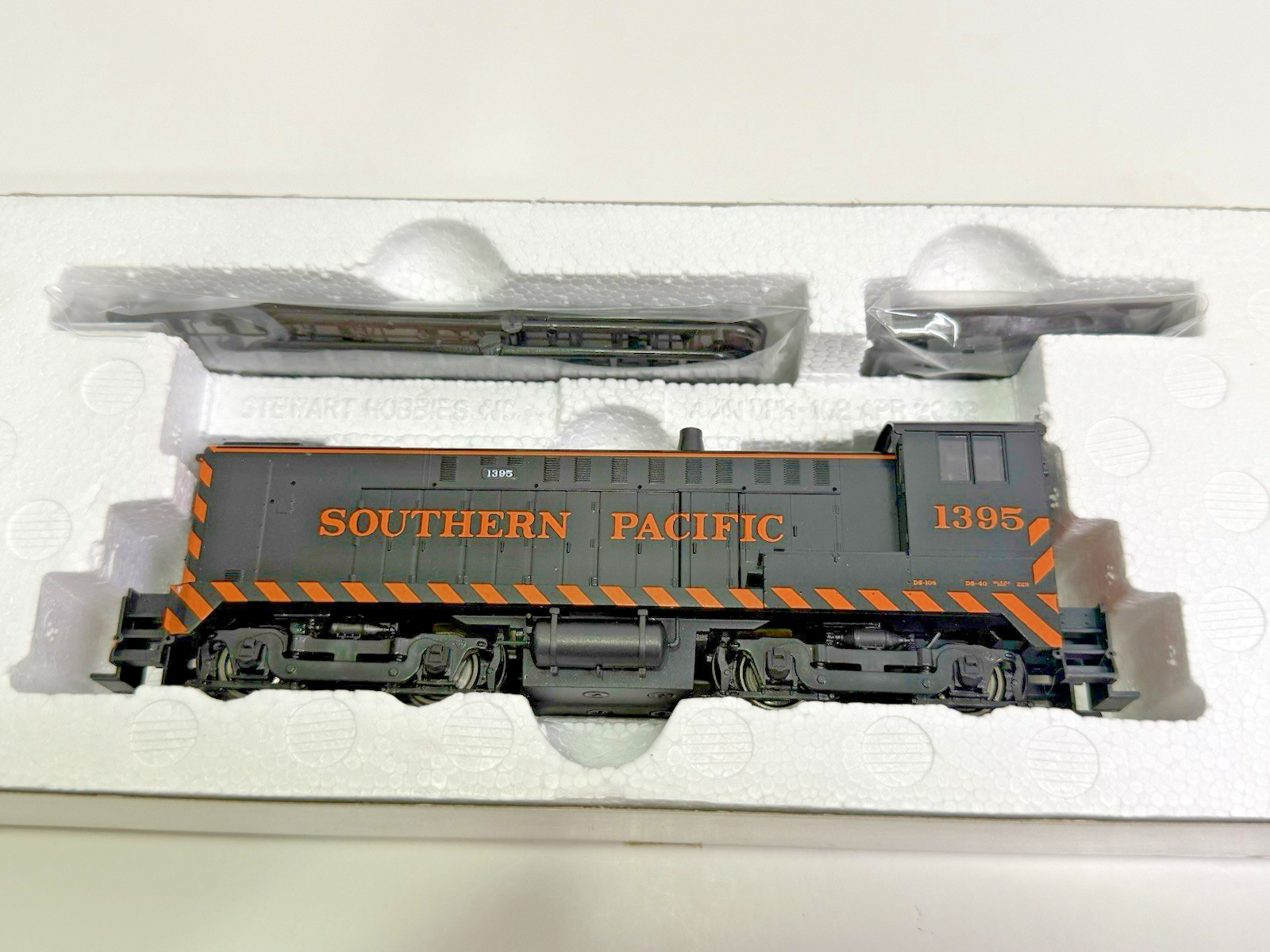 HO Scale Stewart Hobbies Ajin Southern Pacific Baldwin DS-4-4-1000 #1395