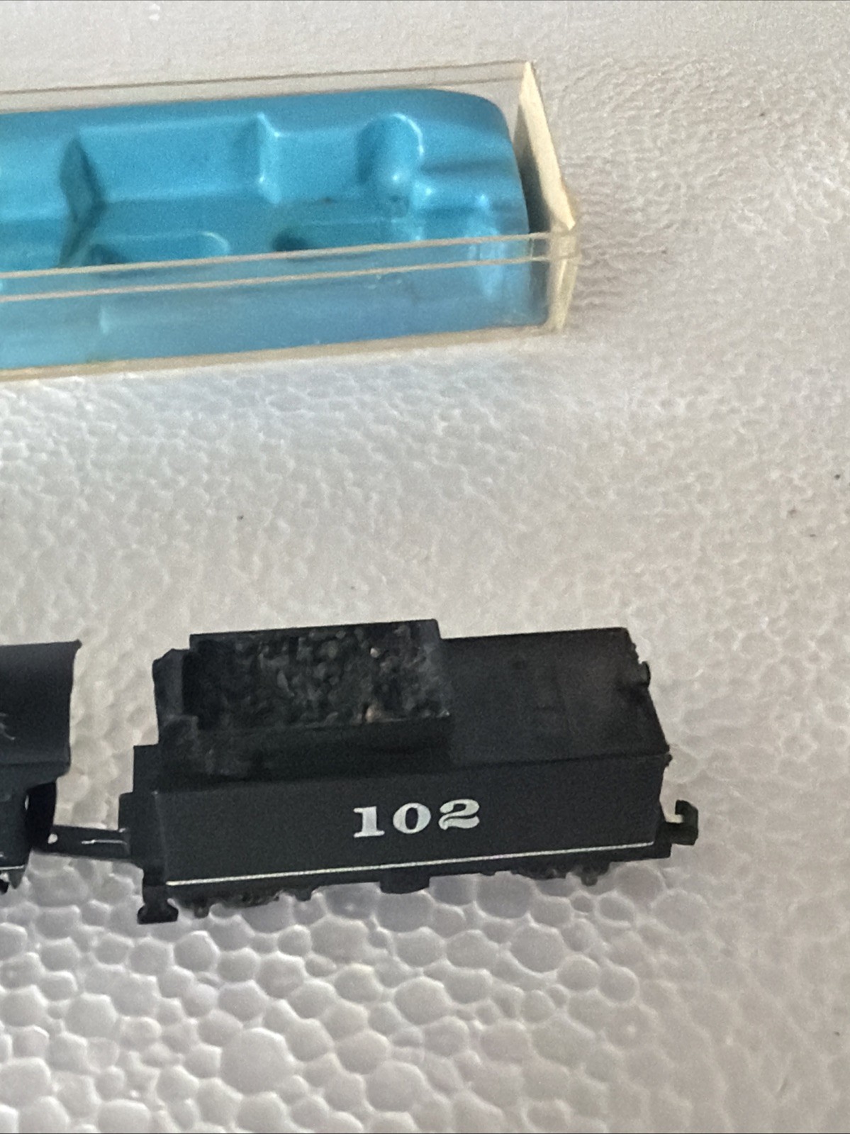Atlas N Gauge 2111 – A.T. S.F. Locomotive & Tender 0-8-0