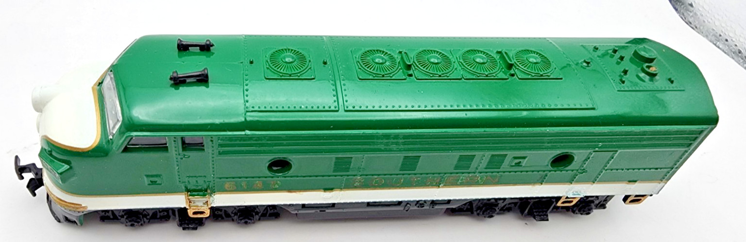 Life Like HO 1:87 F-7 Diesel Locomotive 6142 Southren Road Tested & Runs