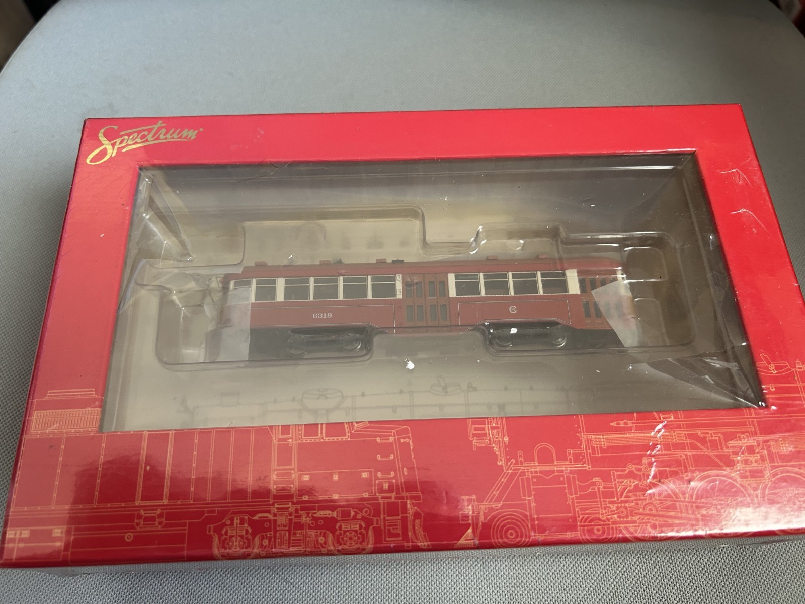 The Bachmann Spectrum Item #84602 Peter Witt Streetcar (HO/DCC) Light/full inter