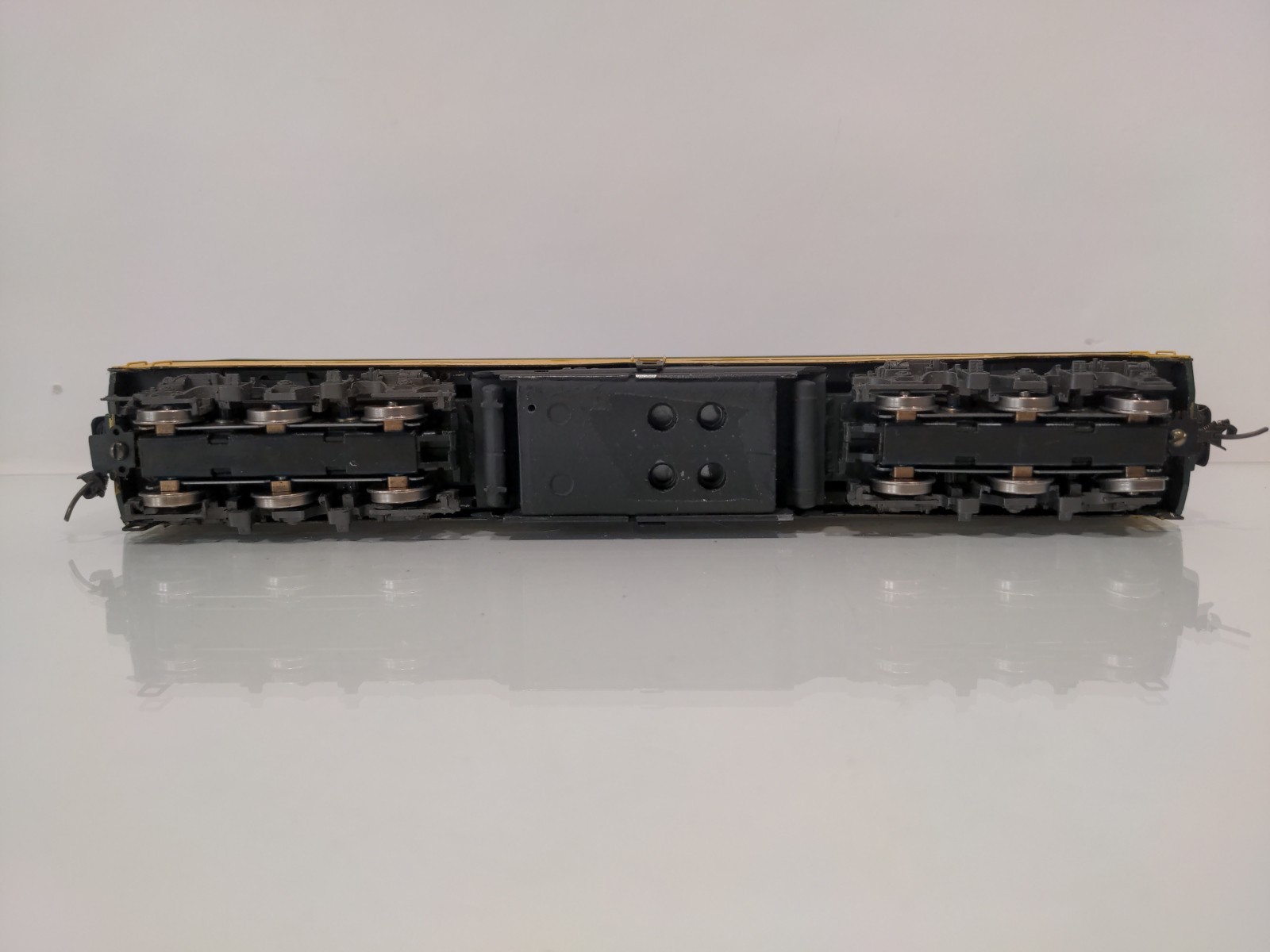 Trains, Inc Brass HO Emd E9B Chicago and North Western CNW 5026B Custom Paint