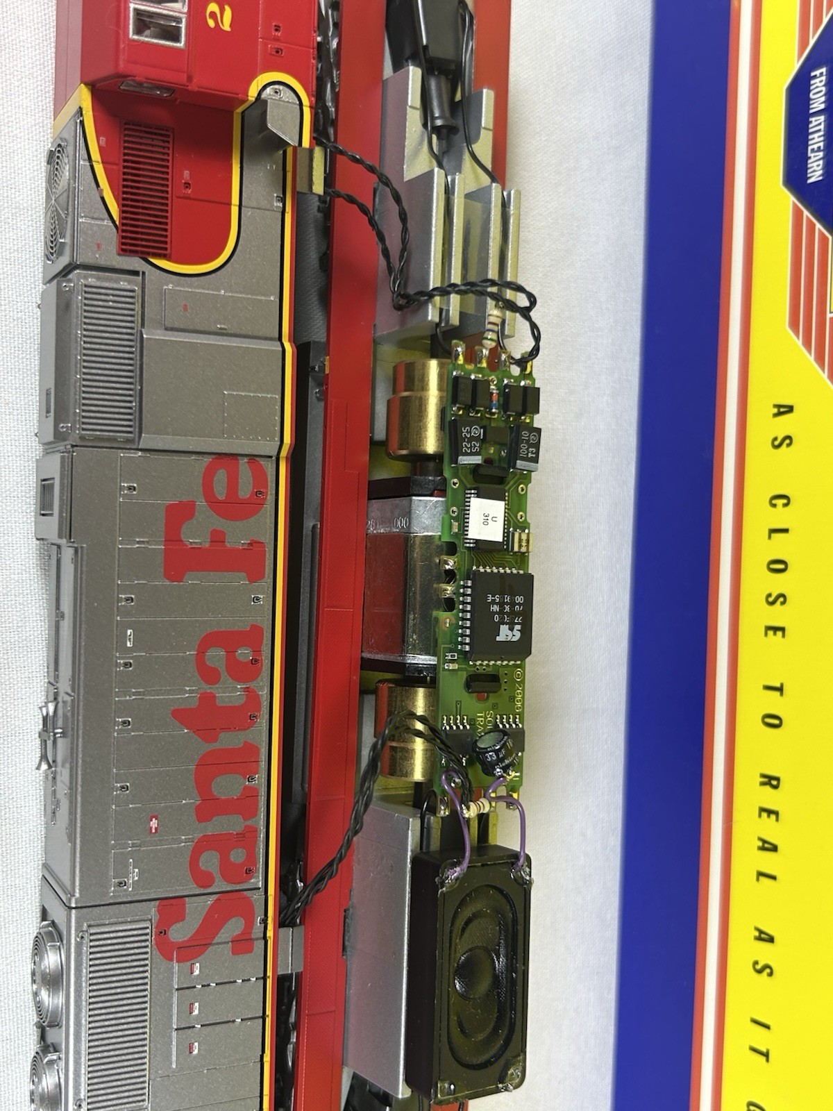 HO Athearn Genesis DCC Sound Santa Fe SD75M #226
