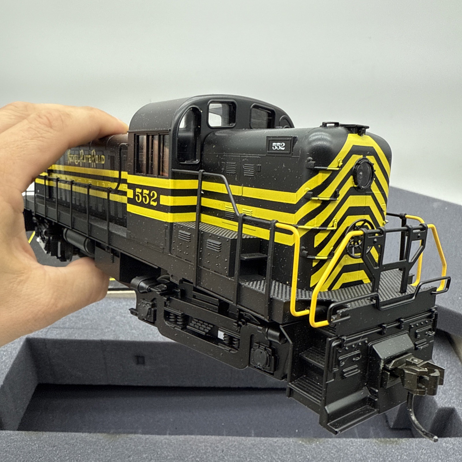 Weaver O scale RS-3 Diesel Locomotive #552 Nickel Plate Road