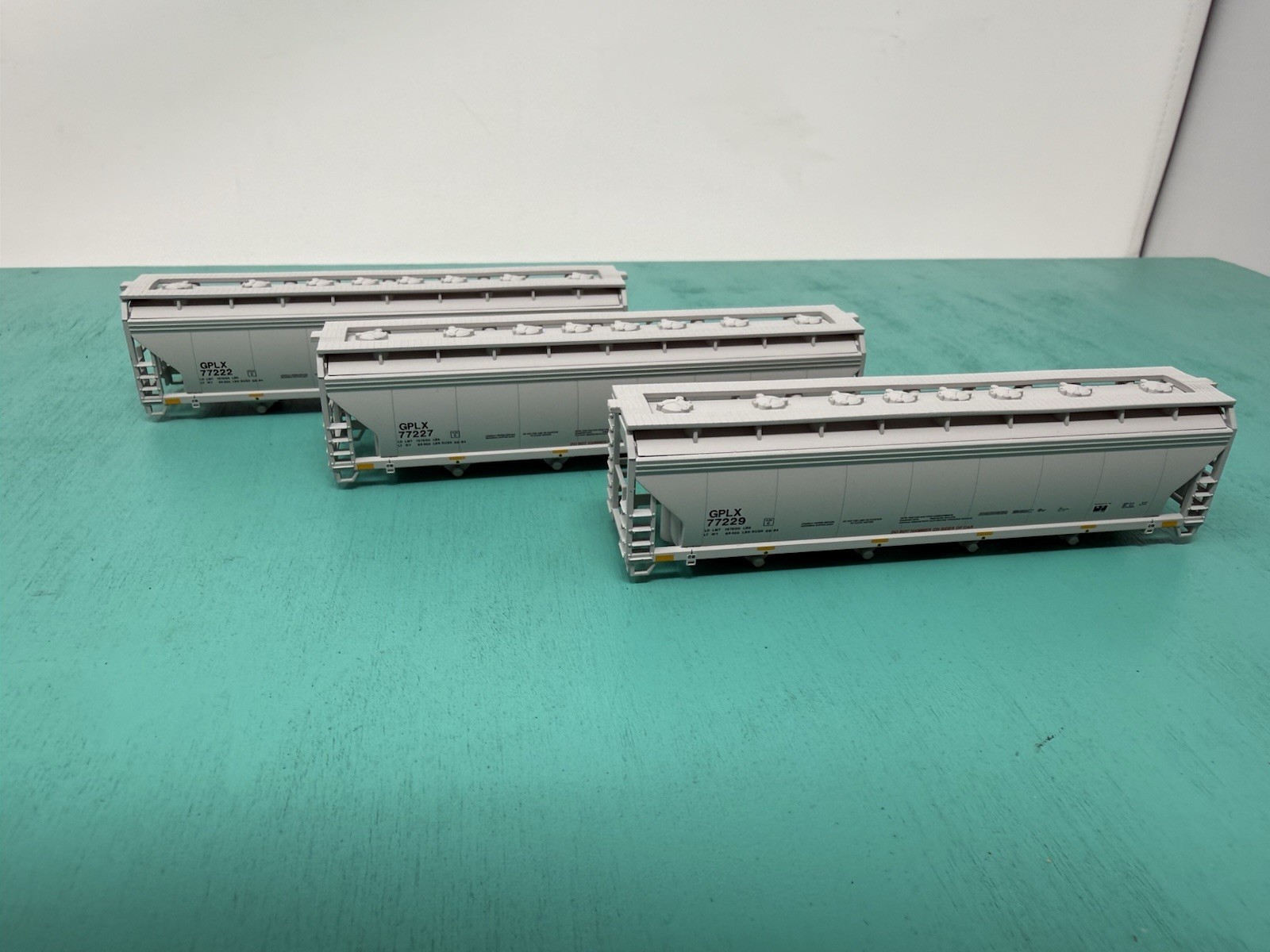 Atlas N – TM 5250 Hopper – No Trucks/Package – GLPX General America Set Of 3