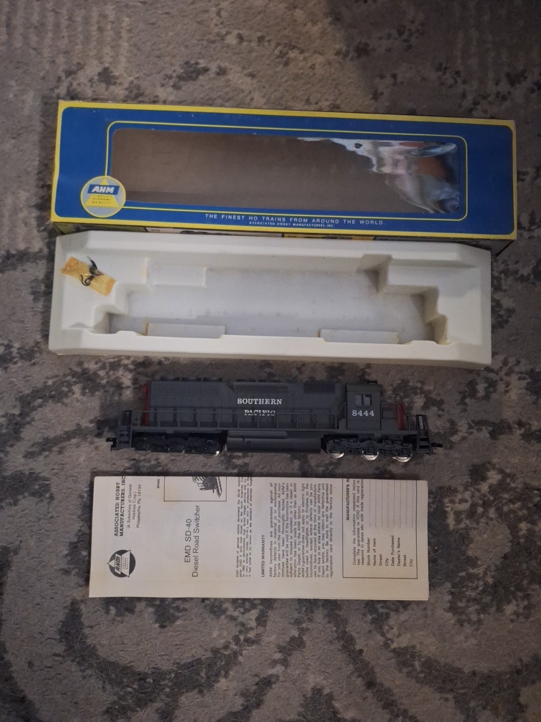 AHM HO EMD SD-40 W/ FLYWHEEL 5030-06 SOUTHERN PACIFIC NOS