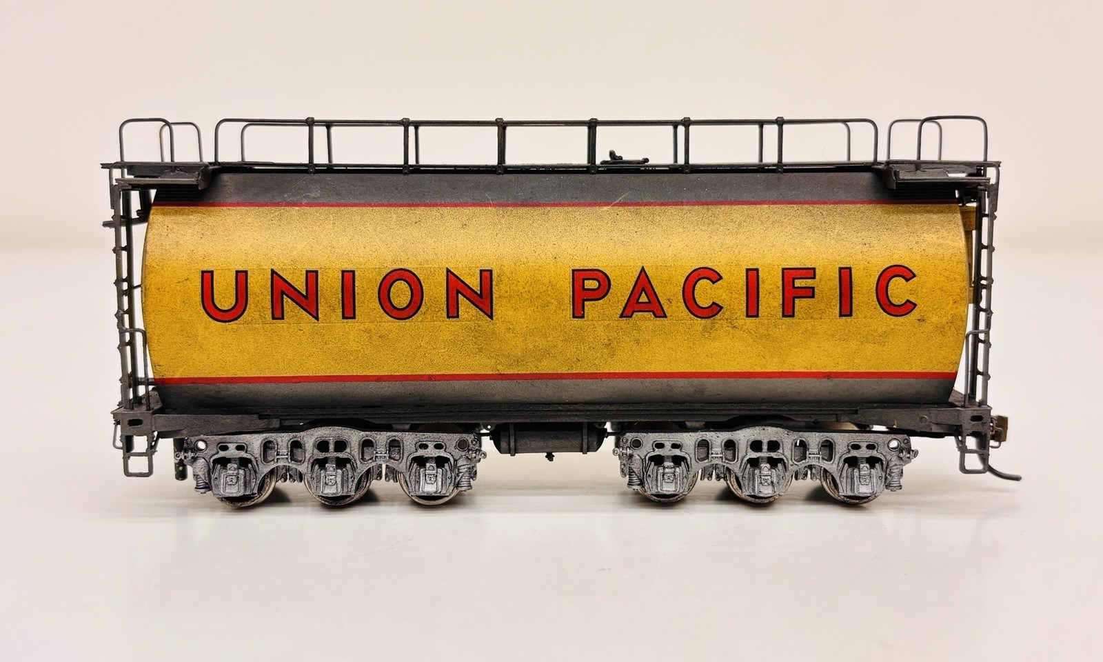 Overland Diamond HO UP Veranda Turbine w/ GP9 Round Tender DCC & Sound OMI-5859