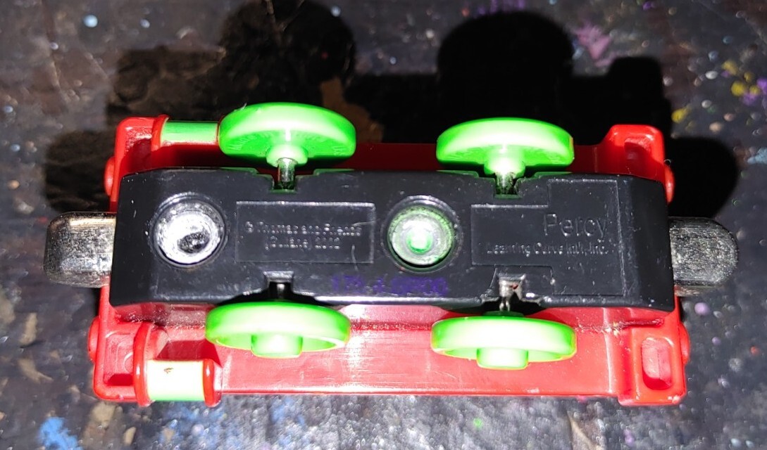 2002 Thomas & Friends – Percy Magnetic Diecast Train – Many Thomas Trains Avail