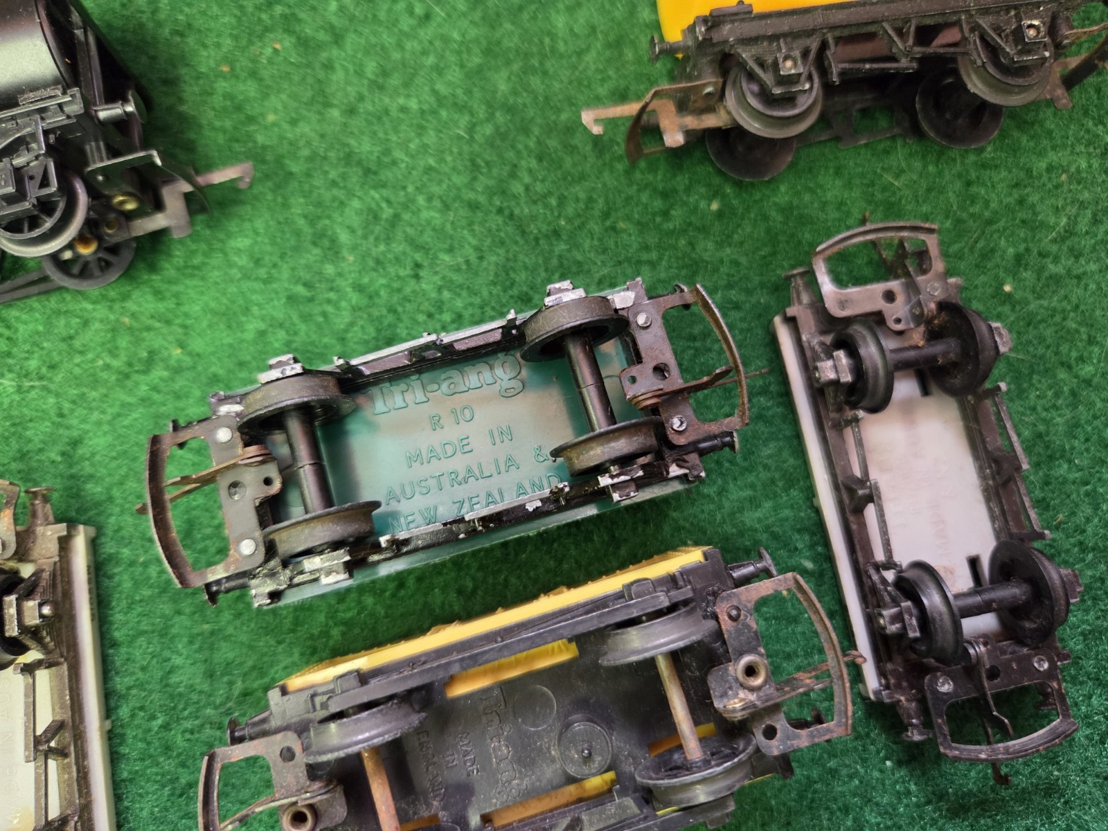 Triang Hornby HO/OO R.152 Australia NZ Diesel Shunter & Wagons Runs