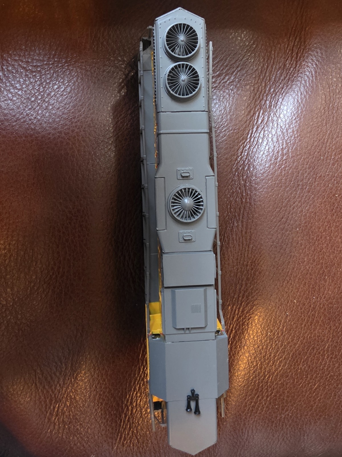 HO Scale Life-like Diesel Locomotive Union Pacific #2007 Yellow & Gray