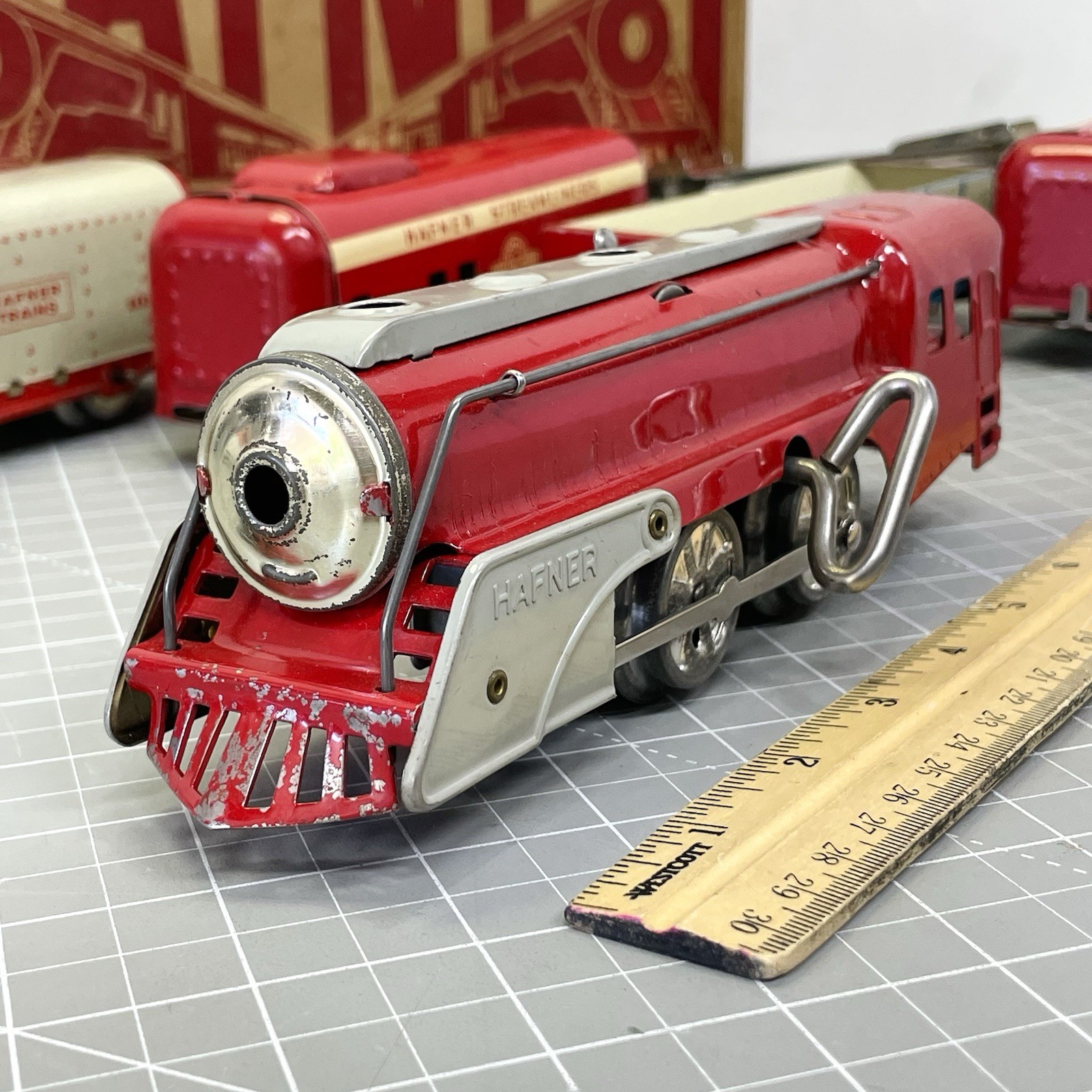 Hafner Streamliners Clockwork Wind-Up Train Set w/ Box & Track Works! Chicago US