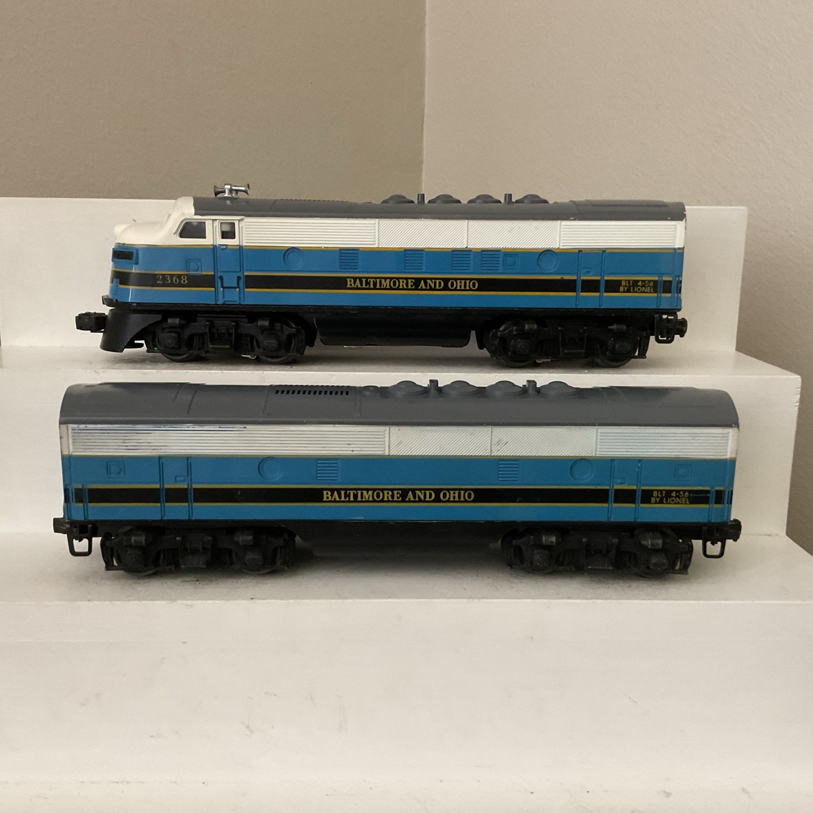 LIONEL POSTWAR 2368 BALTIMORE & OHIO F3 A&B DIESELS “NICE”