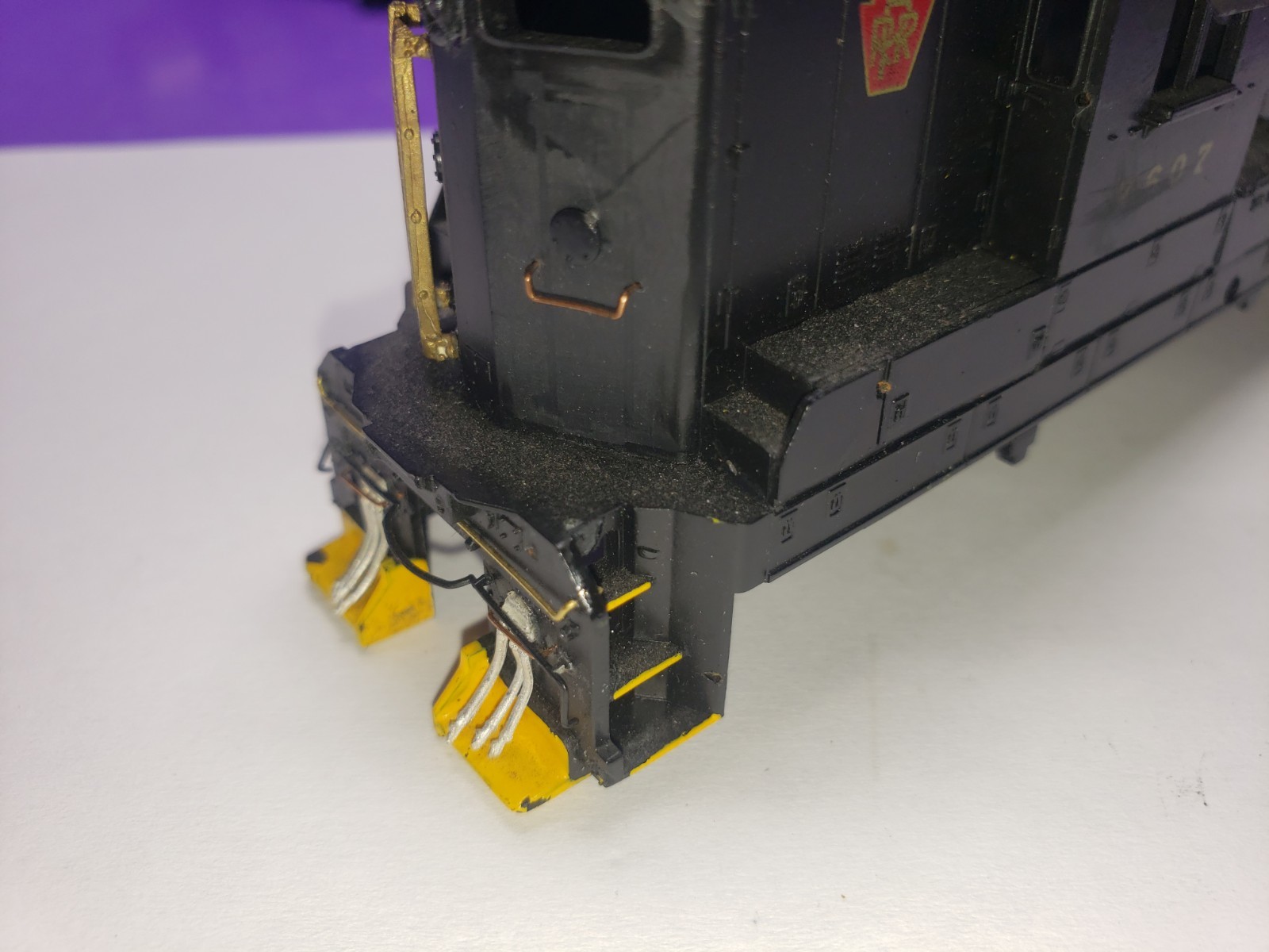 SD9 SHELL ONLY PENNSYLVANIA RAILROAD 7607 ATHEARN HO SCALE NO LENSES SEE PHOTOS