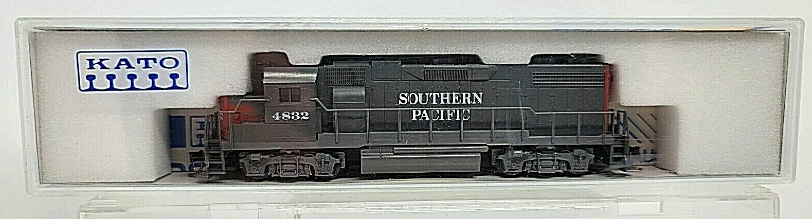 N Kato 176-019 EMD GP38/GP38-2 Southern Pacific Loco #4832 (Tested knuc cplrs)