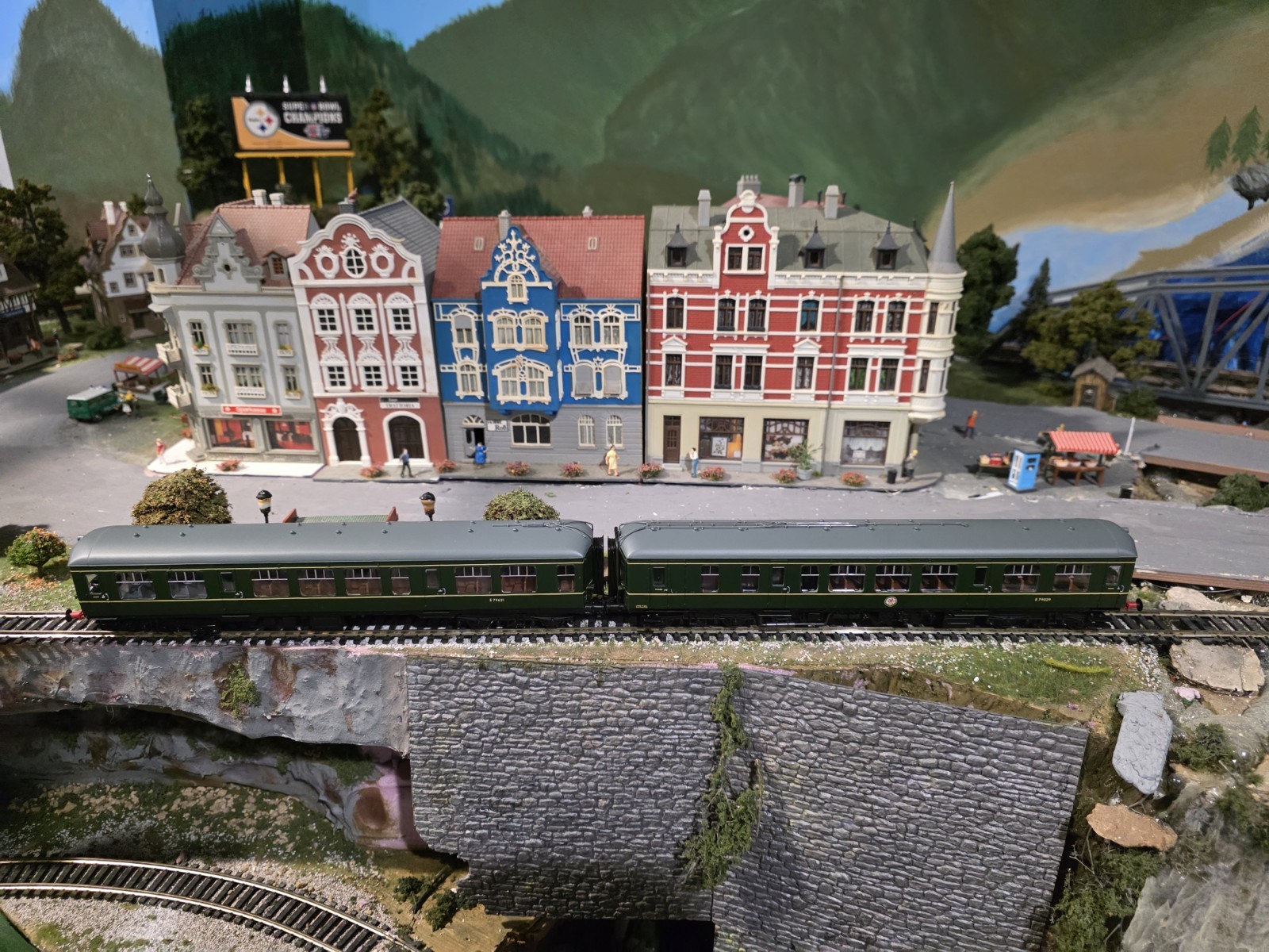 Bachmann Branchline BR Derby Two Car EMU 32-516a OO Scale DCC Ready