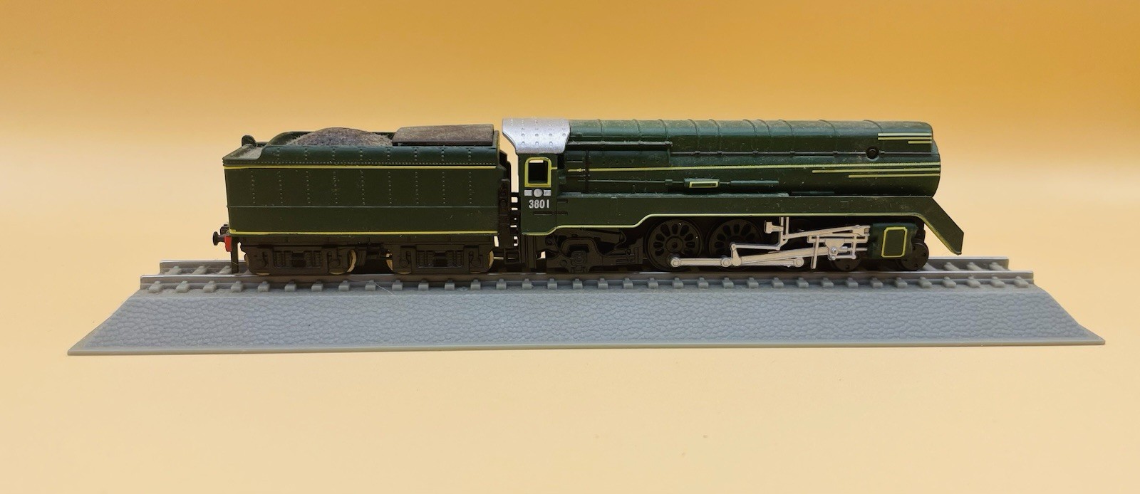 Delprado N Scale NSWGR C38 Locomotive, Static / Display Only – Good Condition