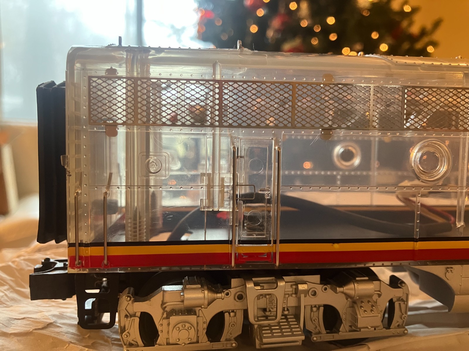 MTH DAP 20-80002A Santa Fe Clear Body F-3 Diesel ABA w/BCR, Paper & Red Ribbons