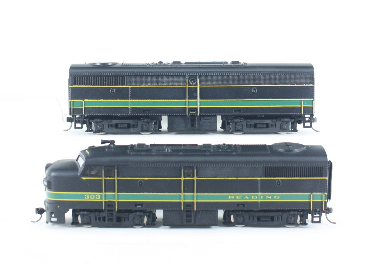 HO Model Power / Roco Reading FA-2 FB-2 Diesel Locomotive Set Powered & Dummy