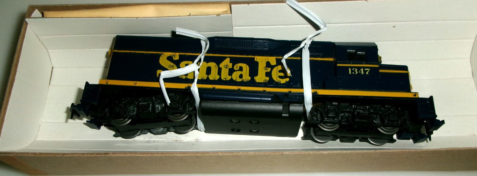 HO Scale Athearn 4205 ATSF Freight CP-35 Powered Diesel #1347 NIB