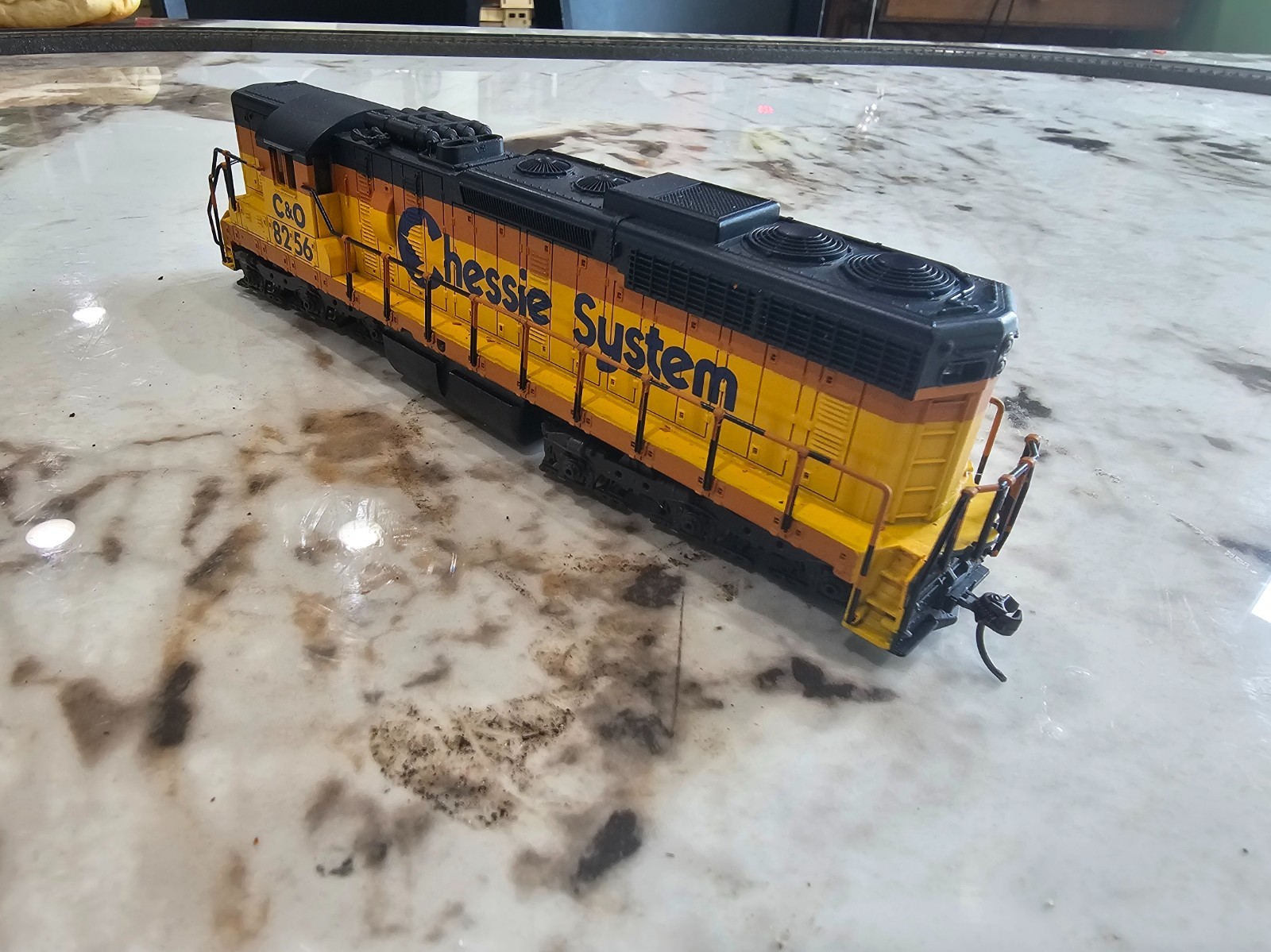 Pair Atlas HO Custom Chessie System C&O SD24 High Hood Diesel Locos 8256 8257