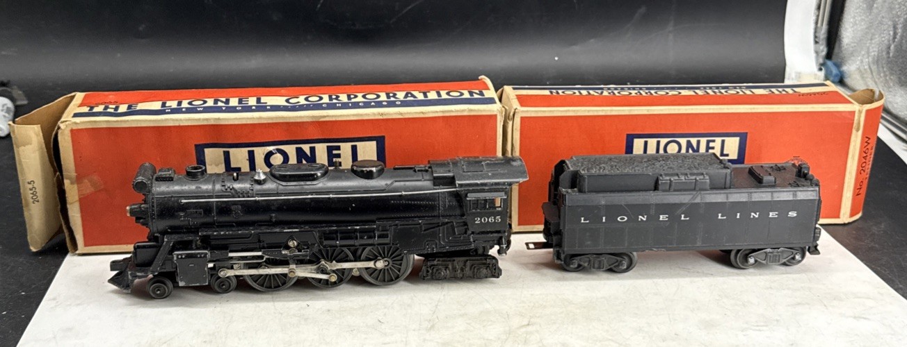 Lionel No. 2065 Steam Locomotive and 2046W Whistle Tender Boxed Postwar Runs