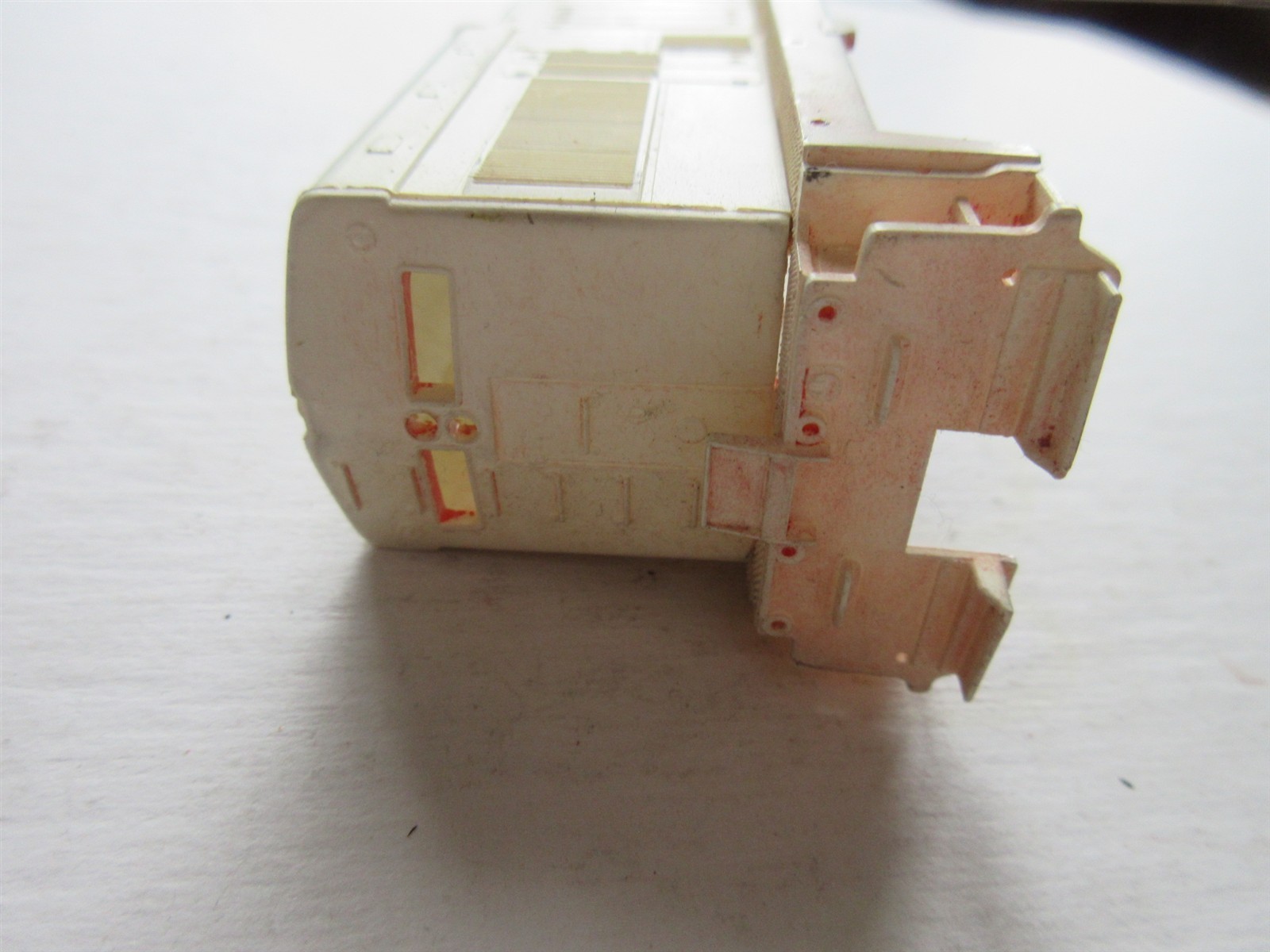UNDECORATED white locomotive HO scalw SHELL ONLY