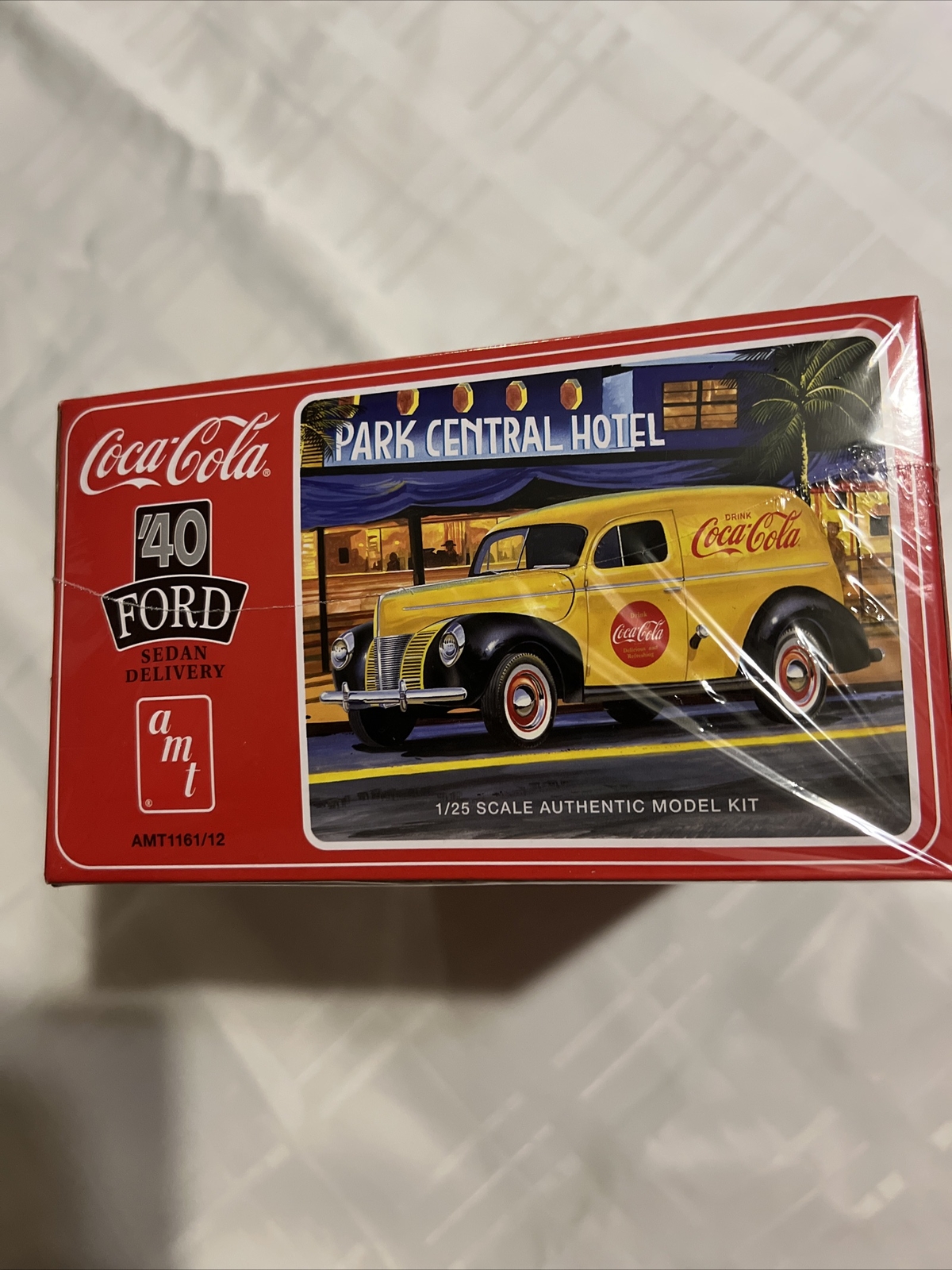 AMT 1/25 Scale 1940 Ford Sedan Delivery Coca-Cola