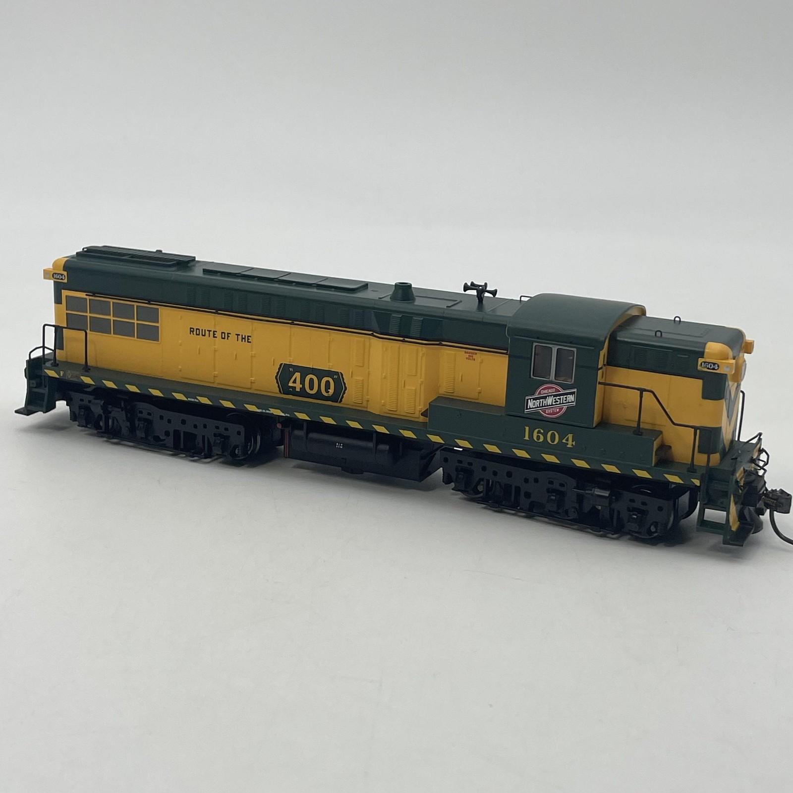 Bowser HO Scale Baldwin AS-616 Diesel Locomotive C&NW 1604 Yellow DC Model Train