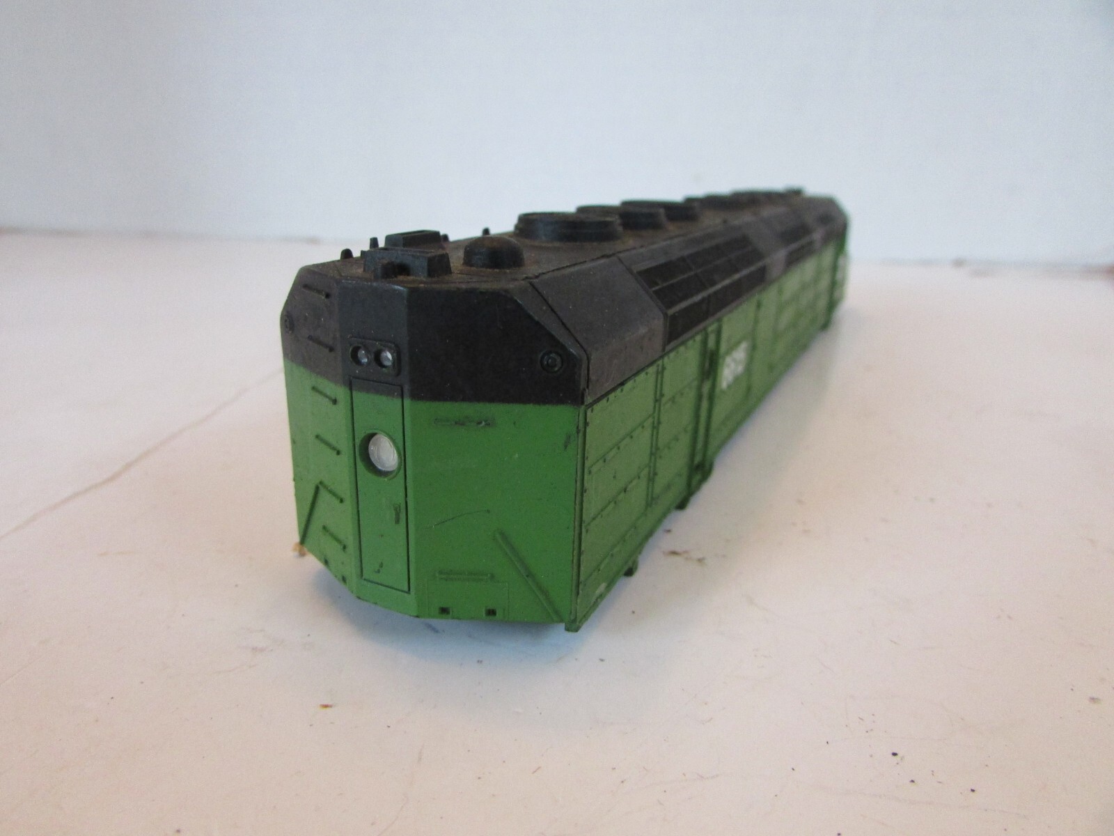 Burlington Northern HO Diesel Locomotive Shell #6615 E1