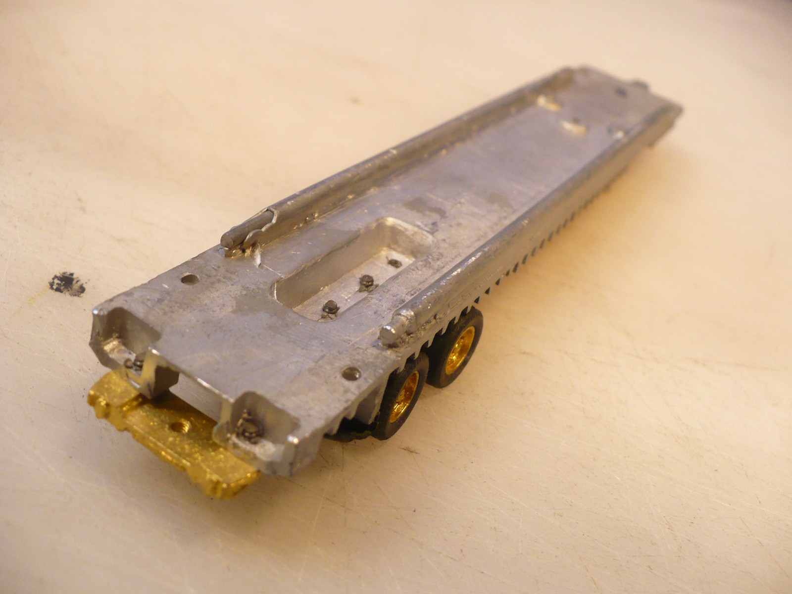 HO Overland RoadRailer Chassis type III U/P