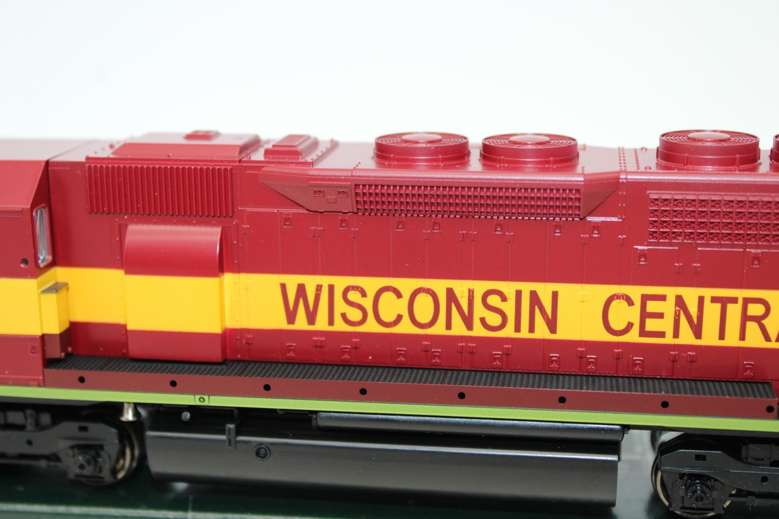 Kato HO WC Wisconsin Central SD40 Diesel Locomotive #6001 NOS 37-6329 DCC Ready