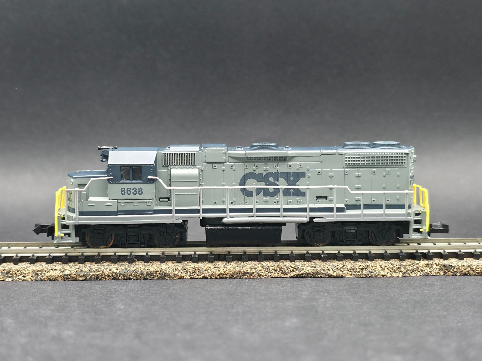 N Scale Life-Like GP38 6638 CSX Powered Diesel Locomotive NEW