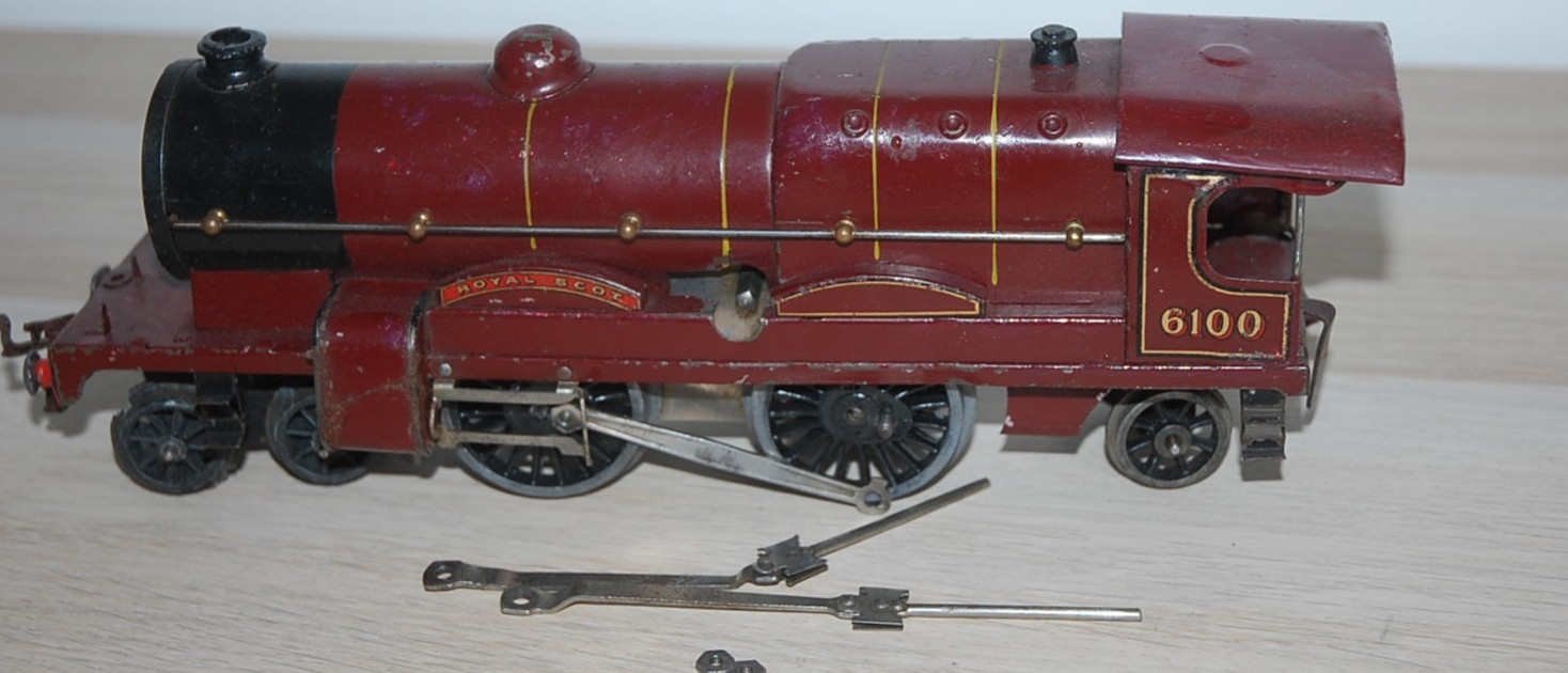 HORNBY O GAUGE CLOCKWORK No 3C ‘ROYAL SCOT’ LOCOMOTIVE IN RED LMS LIVERY