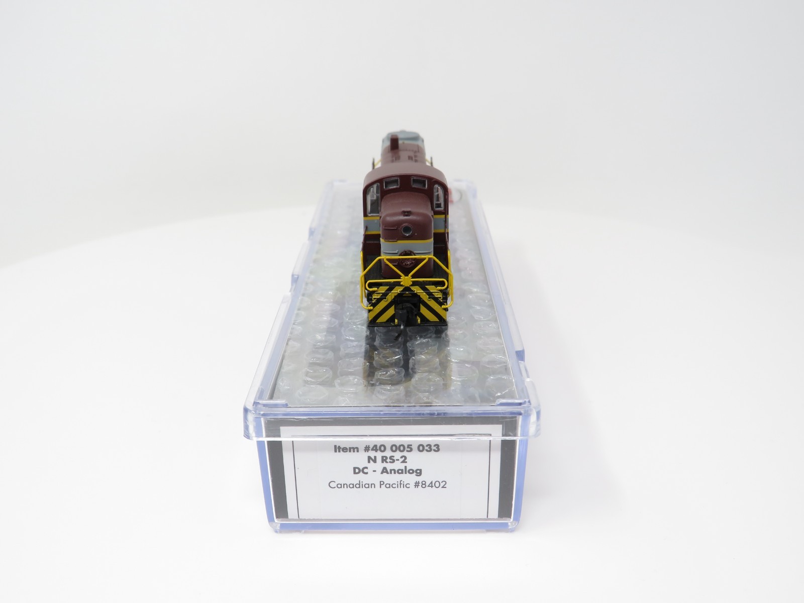 Atlas N 40005033 Canadian Pacific CP #8402 RS-2 Diesel Switcher Locomotive