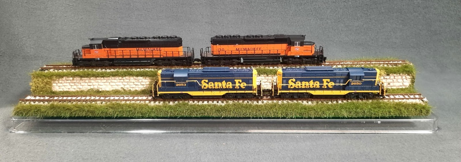 N SCALE 16″ 2-LEVEL TRACK -TALL GRASS-SUMMER SCENE-DISPLAY CASE FOR ANY N TRAINS