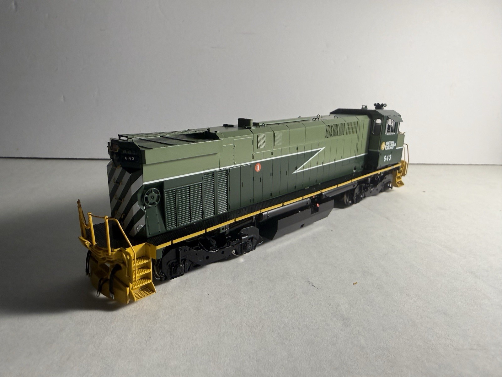 Rapido Ho Scale BCOL M420 #643 DCC & Sound, Does Not Work, Parts Only