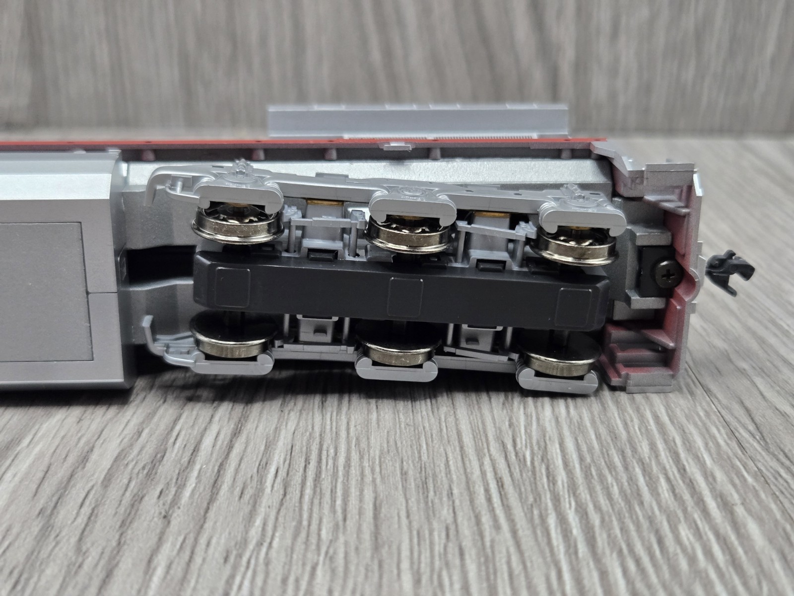 KATO SANTA FE #653 GE C44-9W “DASH 9” DIESEL LOCOMOTIVE