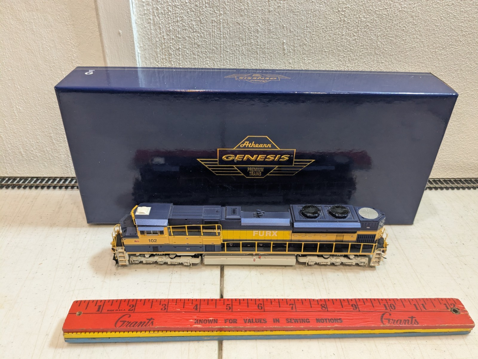 Genesis ATHG69269 – First Union Rail #102 SD70M-2 Diesel Locomotive – DC – HO