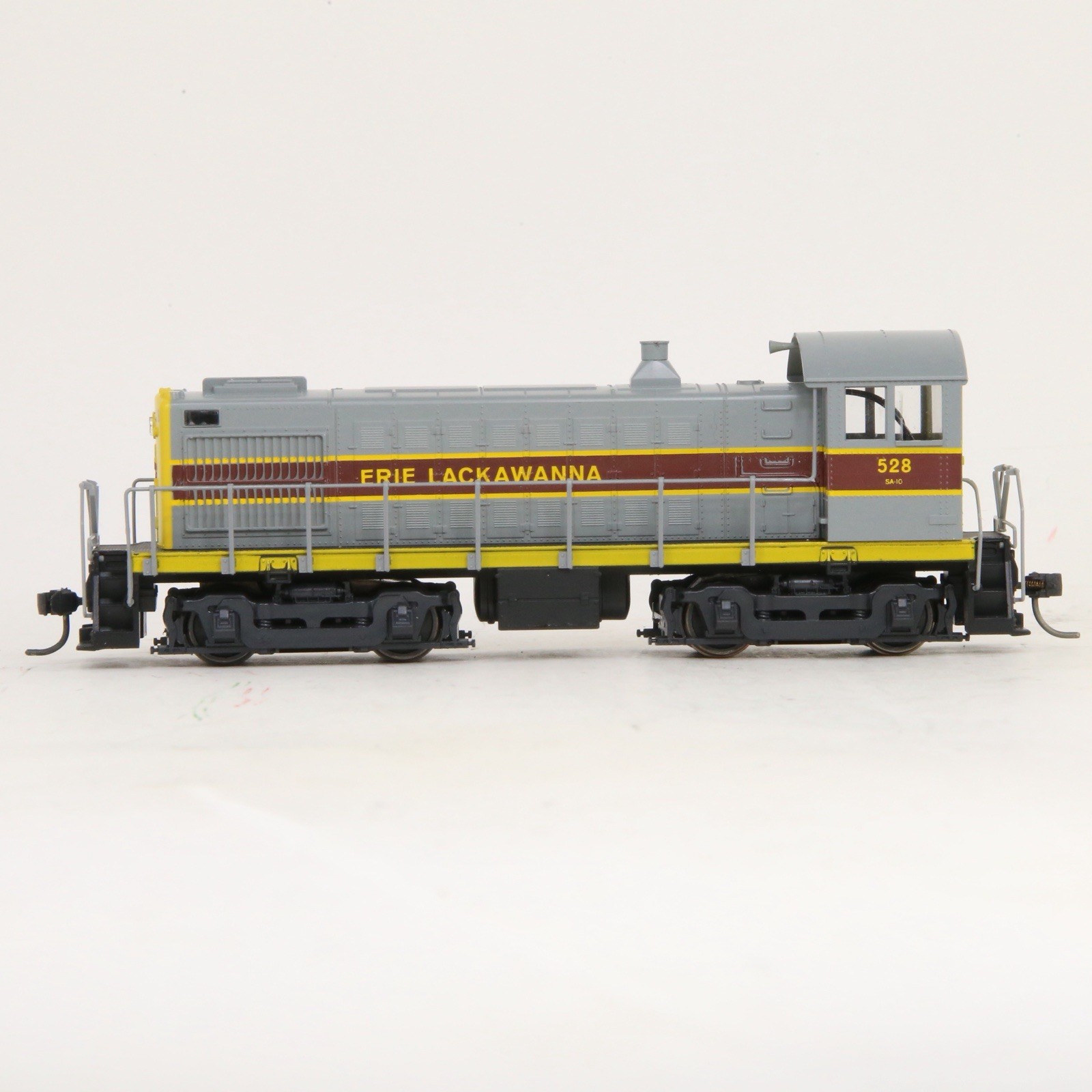 Atlas HO Erie Lackawanna EL #528 Alco S-4 DC Powered
