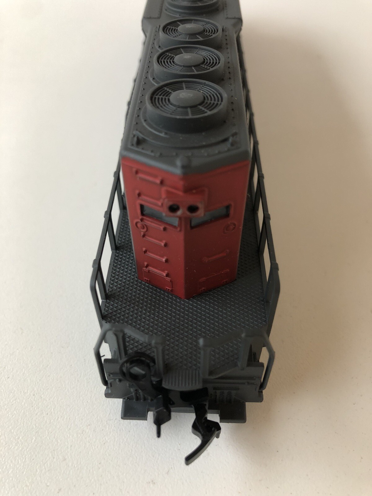AHM SD-40 w/ Fly Wheel 5030-06 S.P. Southern Pacific 8444 HO Train Locomotive