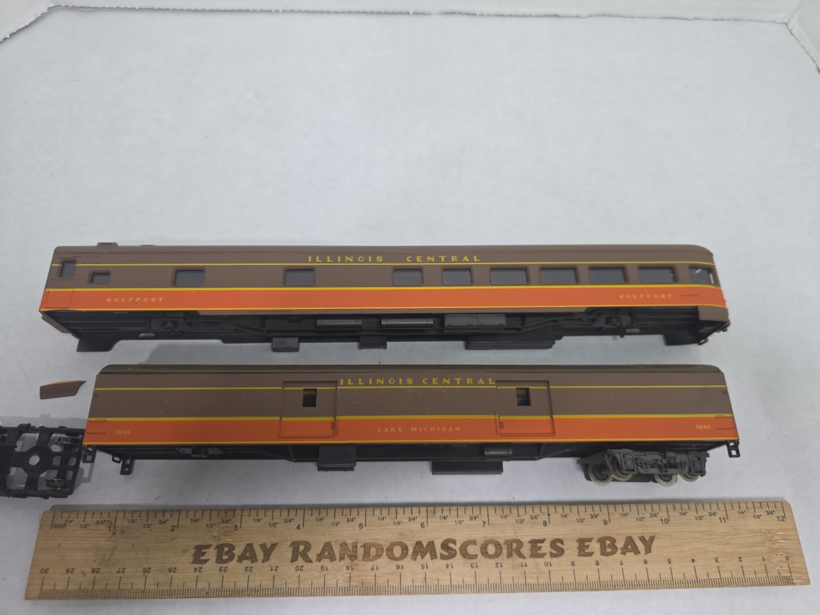 2 As Is Rivarossi Illinois Central Passenger Cars Gulfport Lake Michigan Read De