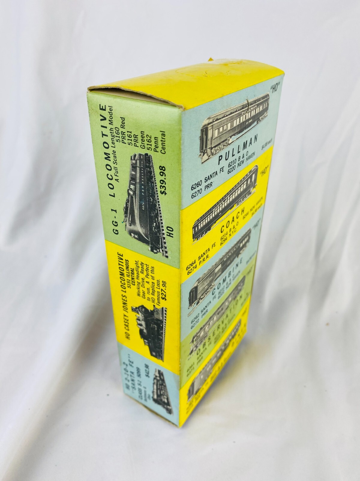 AHM Accessories for Your HO Scale Model Trains – Assorted RR & Traffic Signs