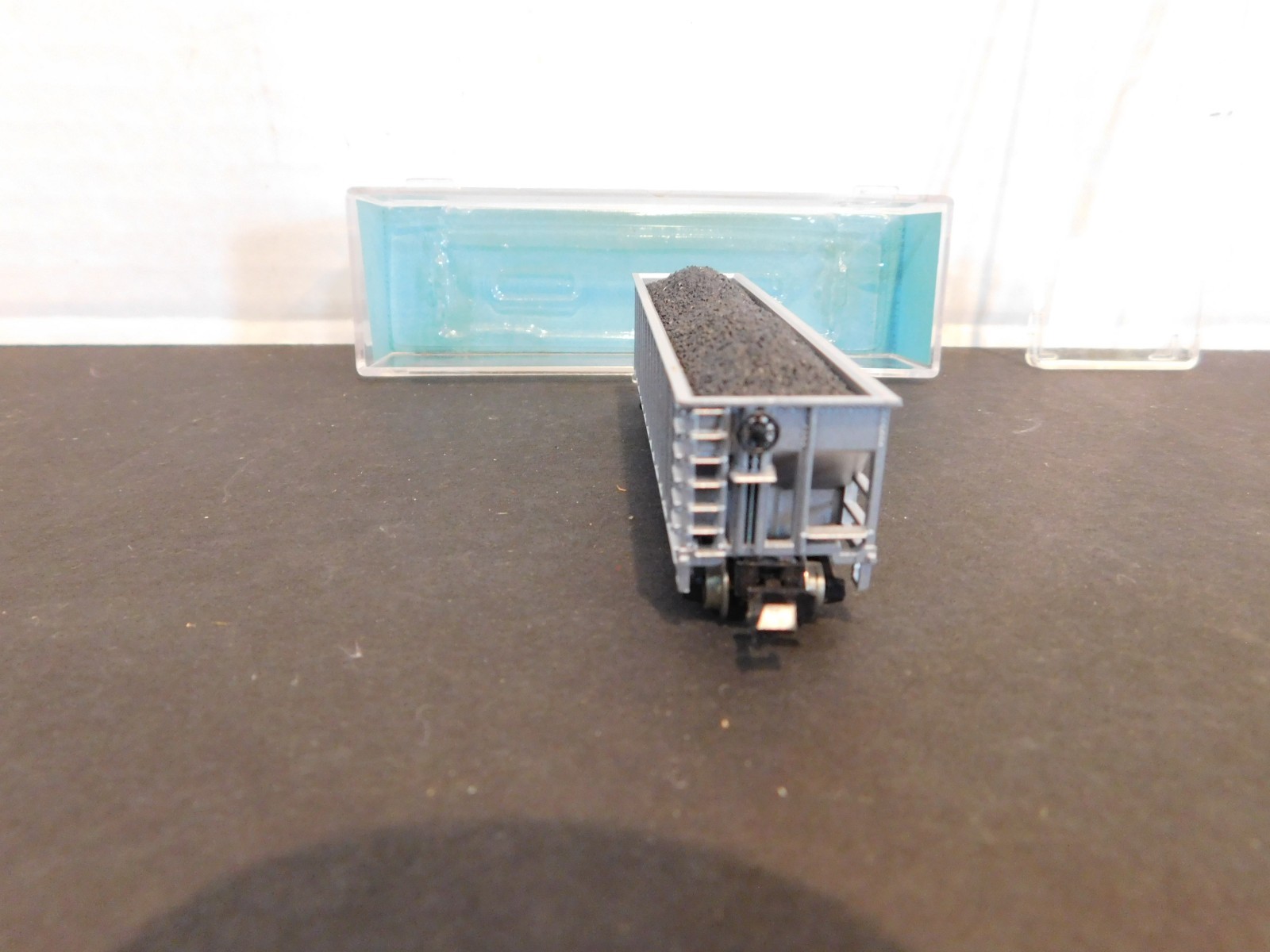 Atlas N Scale Burlington Hopper Car With Coal Load #3261