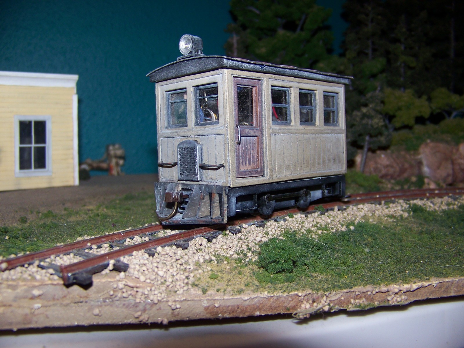 ON30 BOX CAB ,PASSENGER CAB KIT , FITS BACHMANN 0-4-0 SIDE ROD AS DONOR MOTOR