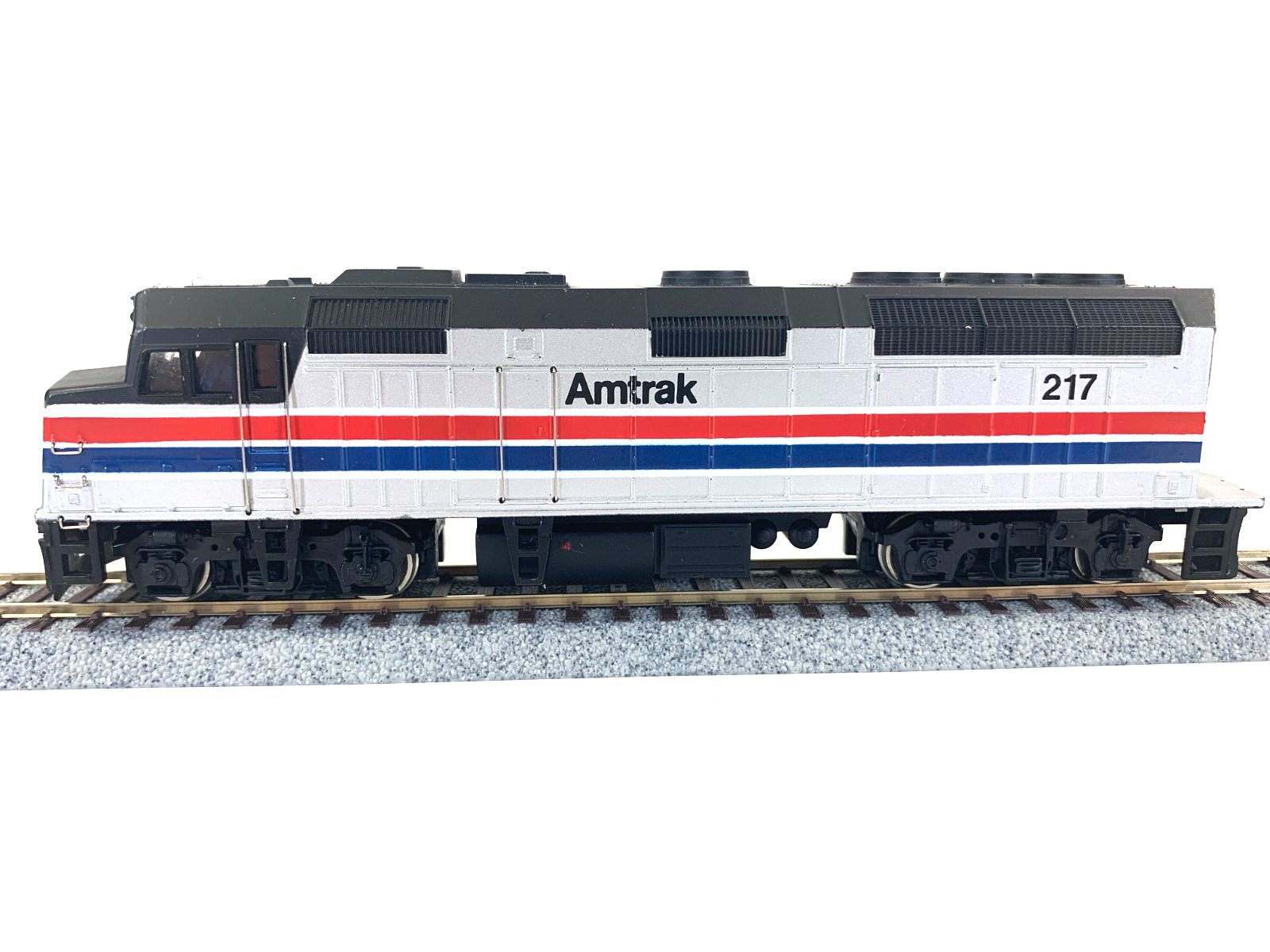 HO Bachmann Spectrum 87023 F40 PH Amtrak Phase 2 Diesel #217 DC only