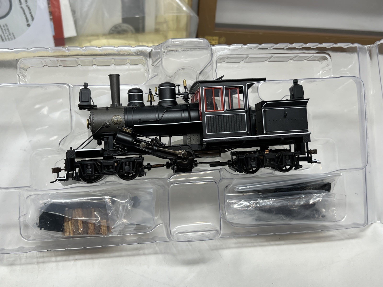 Spectrum #28601 On30 28 Ton Two Truck Climax Locomotive DCC & SOUND – FOR REPAIR