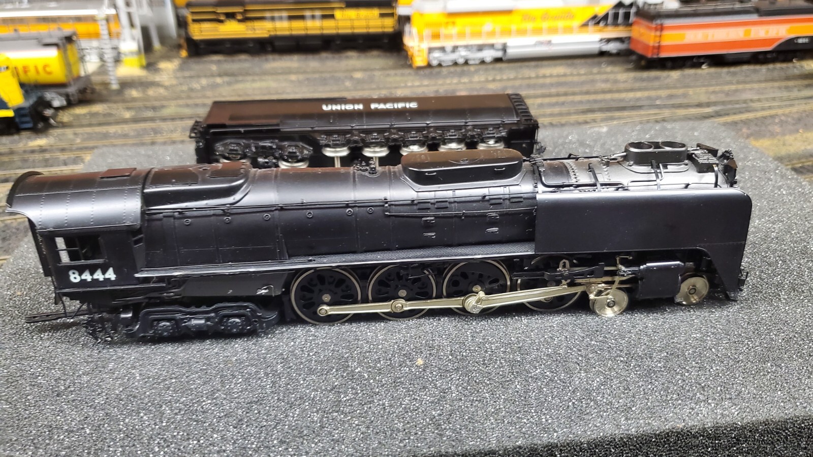 BRASS KEY/SAMHONGSA U.P. 4-8-4 #8444 CUSTOM SERIES #14 DISPLAY MODEL EX.CD.